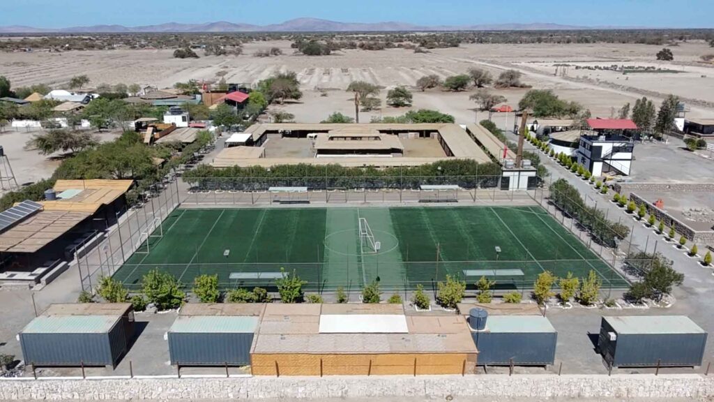 Multicanchas nuevas instalaciones Rancho Kokoye rancho de caballos, arriendo de espacios, eventos, retiros escolares, retiros de empresa, fiesta de fin de año, matrimonios, celebraciones, piscina, animales de granja