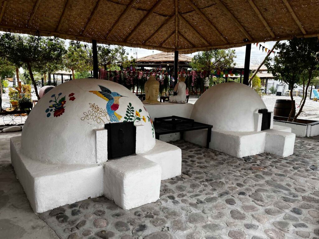 Hornos de barro en centros de engorde Rancho Kokoye