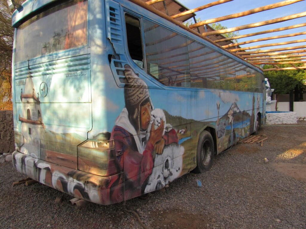 bus de lectura Rancho Kokoye rancho de caballos, arriendo de espacios, eventos, retiros escolares, retiros de empresa, fiesta de fin de año, matrimonios, celebraciones, piscina, animales de granja galería de imágenes fotos y videos