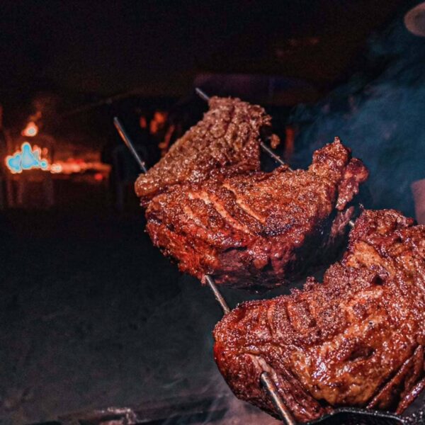 Fuegos de Kokoye, carnes a la parrilla, asado de cordero al palo, musica en vivo, DJ toda la noche y mas.